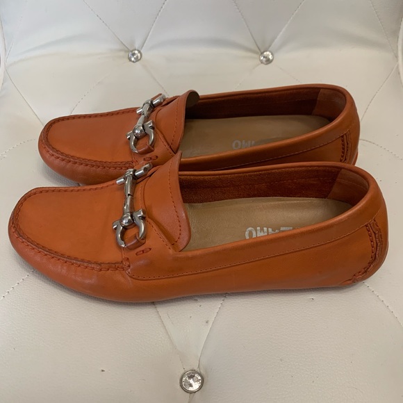 Salvatore Ferragamo size 37 shoes - Picture 2 of 4